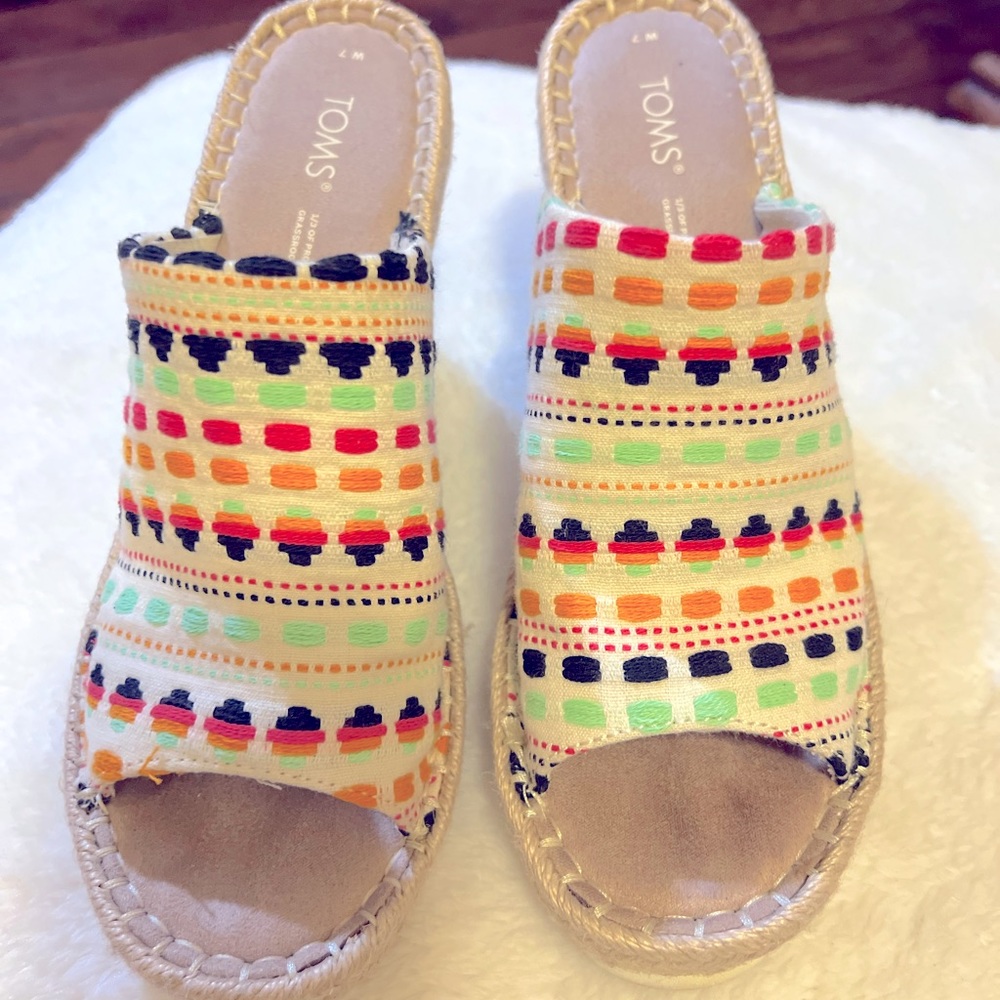 Tom’s Espadrille Wedge Sandals